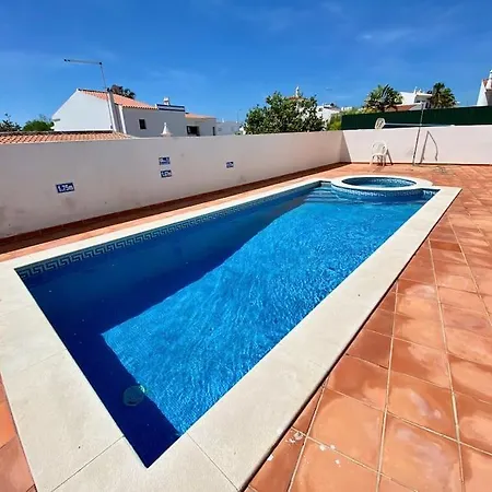 Lägenhet 2-bedroom In Newtown W Pool Albufeira