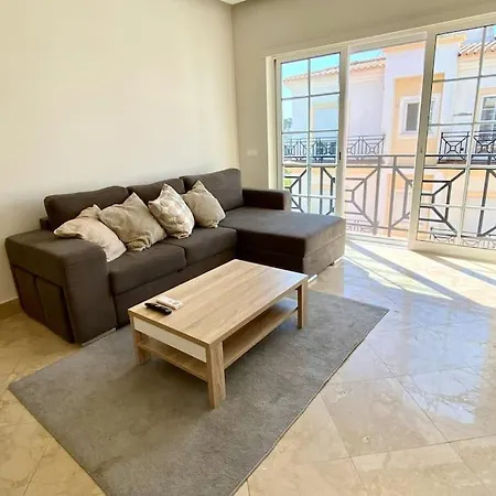 2-bedroom In Newtown W Pool